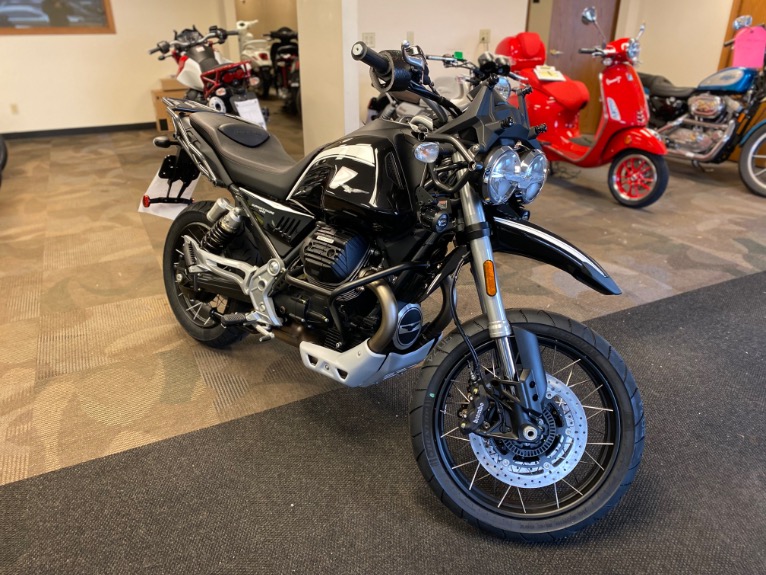 2022 Moto Guzzi V85 TT Guardia DOnore