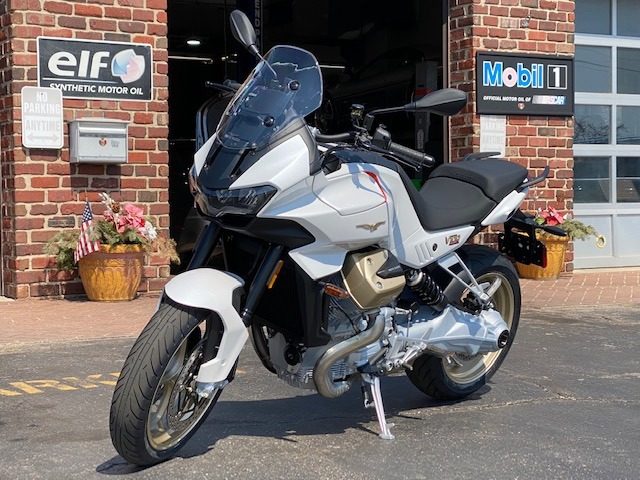 2023 Moto Guzzi V100 Mandello
