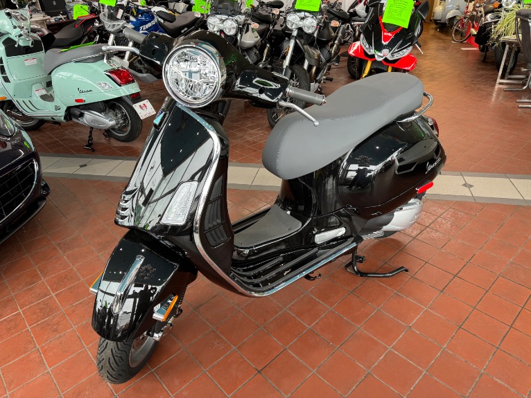 2023 VESPA GTS 300 Super