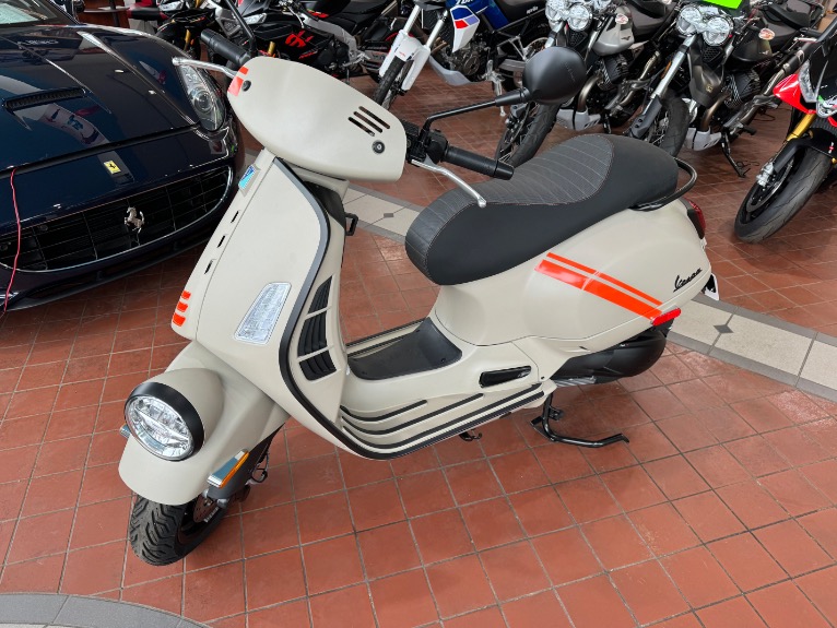 2024 VESPA GTV 300