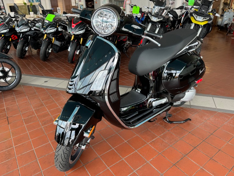 2024 VESPA GTS 300 Super