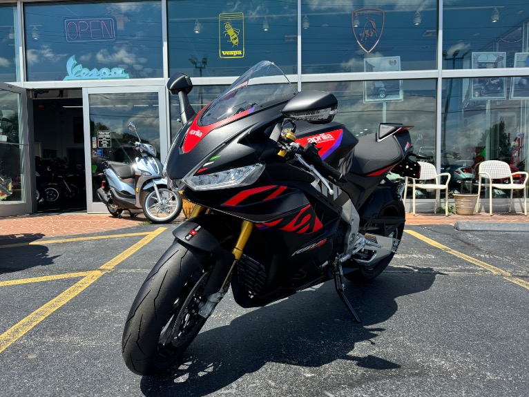 2024 APRILIA RSV4