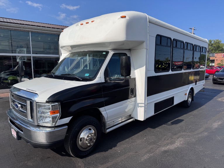 2016 Ford E450 SD 25 Passenger Shuttle Bus