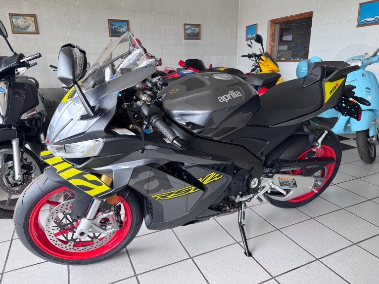 2027 APRILIA RSV4 1100