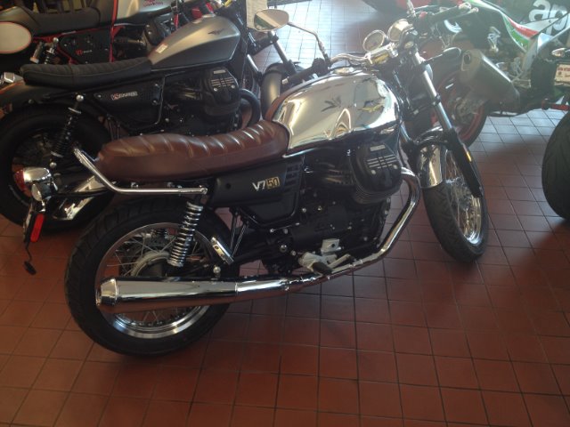 Moto guzzi v7 iii anniversario for sale discount