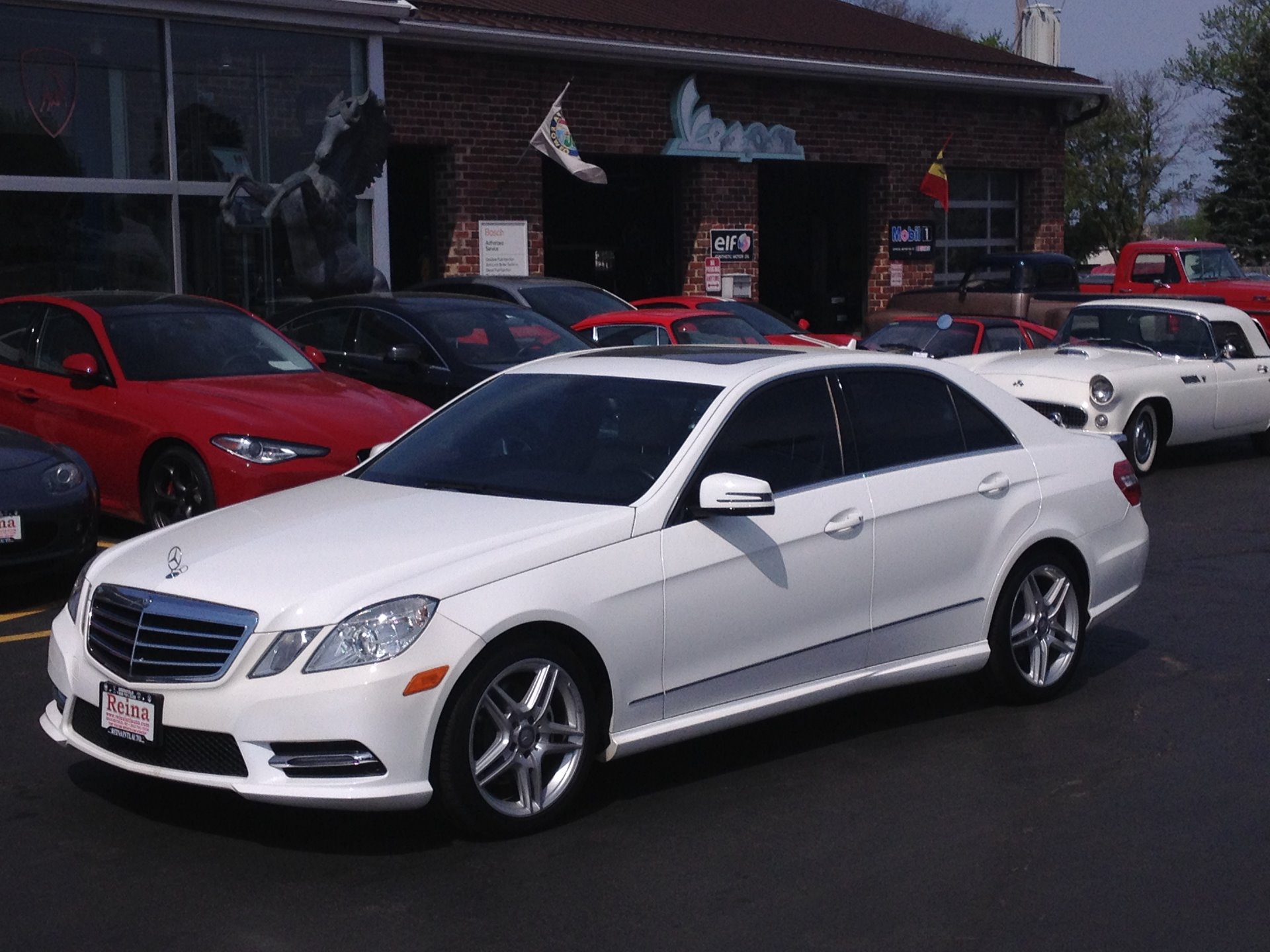 Куплю мерседес 2011. Mercedes e350 AMG 2013. Мерседес е350 2013. Mercedes Benz e350 2013. Мерседес е 350 4 matic 2013.