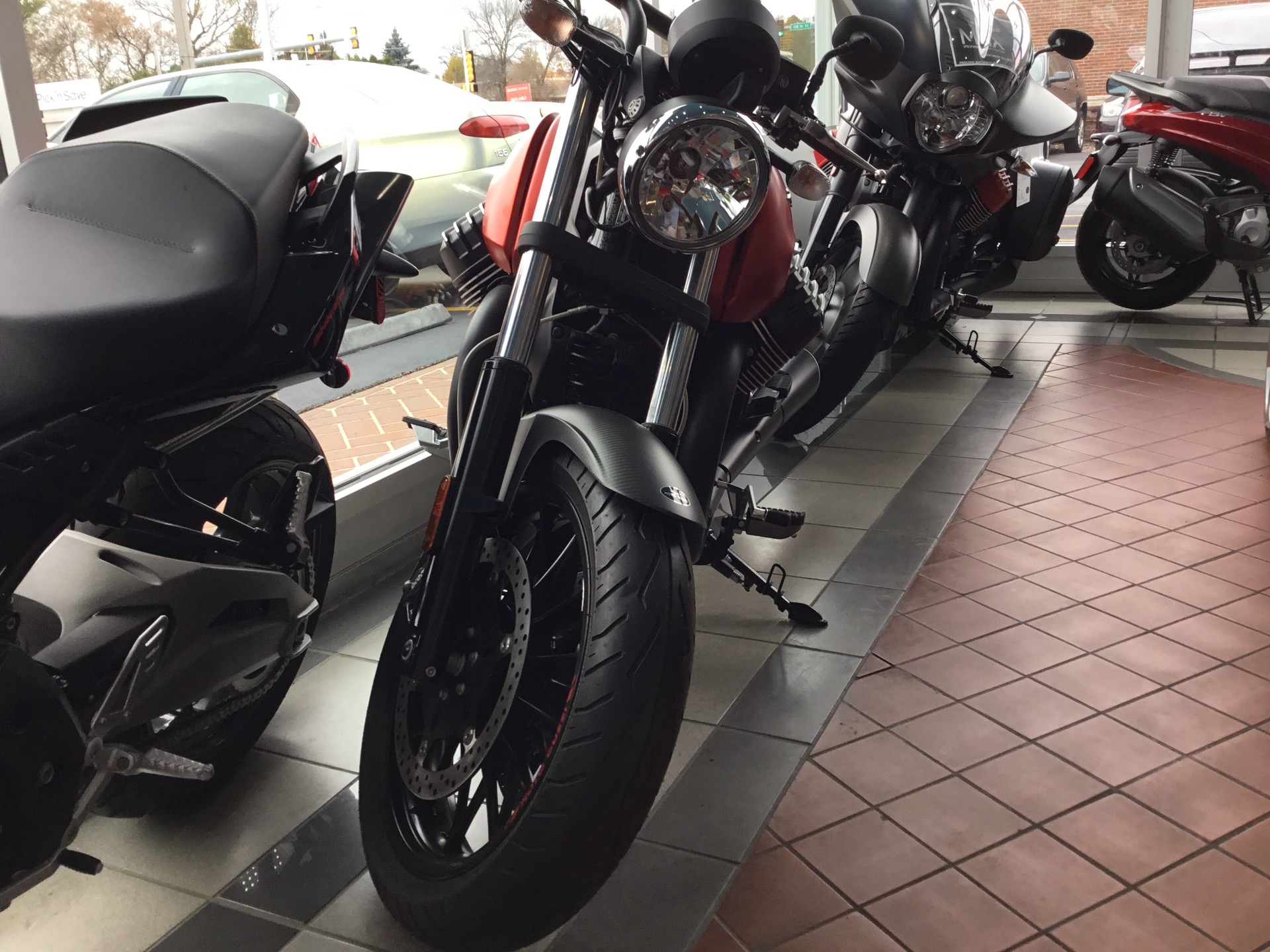 New-2016-Moto-Guzzi-Audace