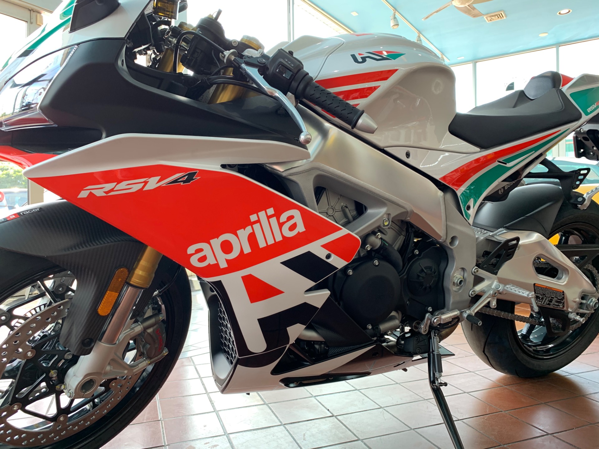aprilia 1000cc 2020