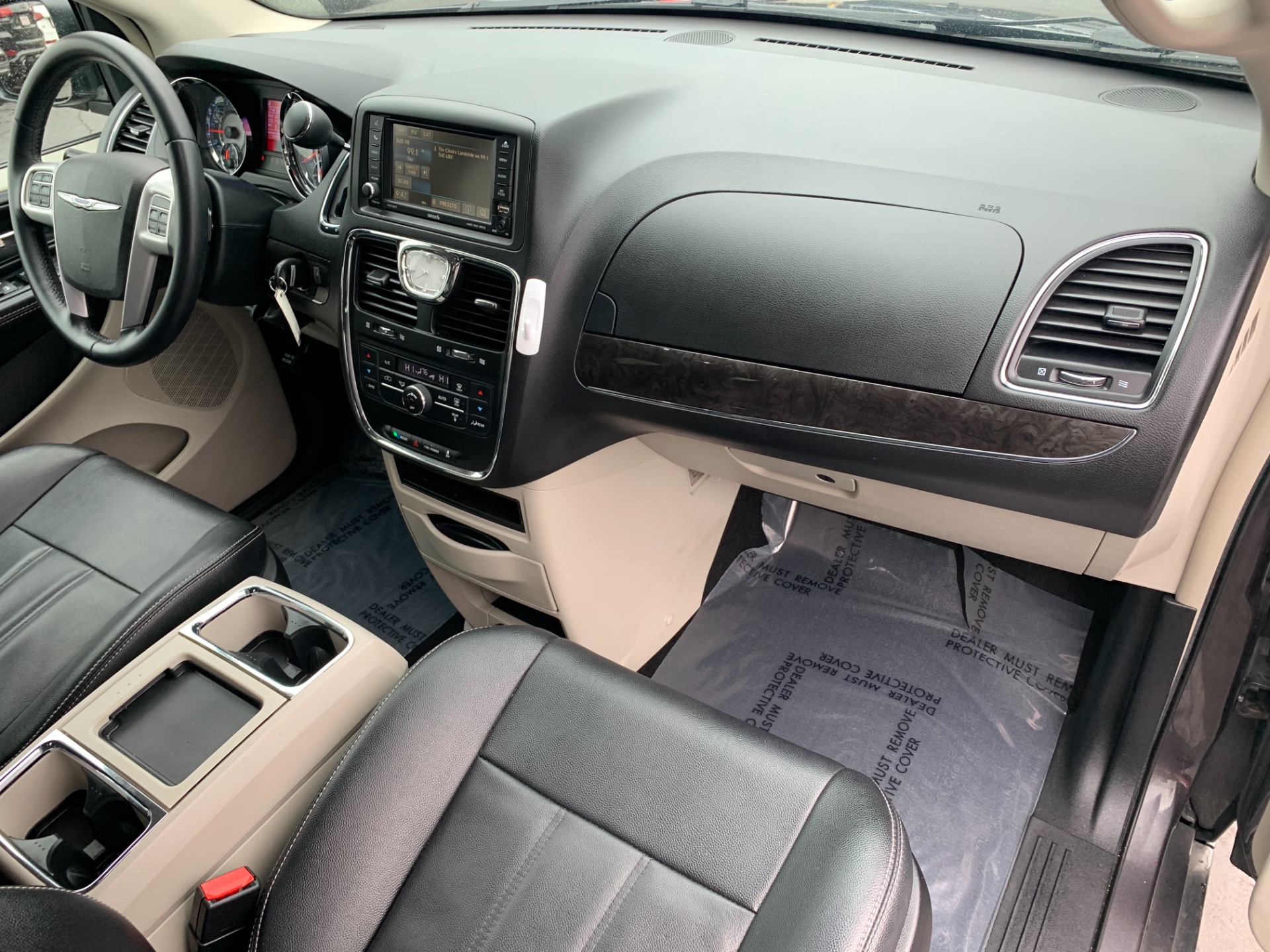 Used-2016-Chrysler-Town-and-Country-Touring