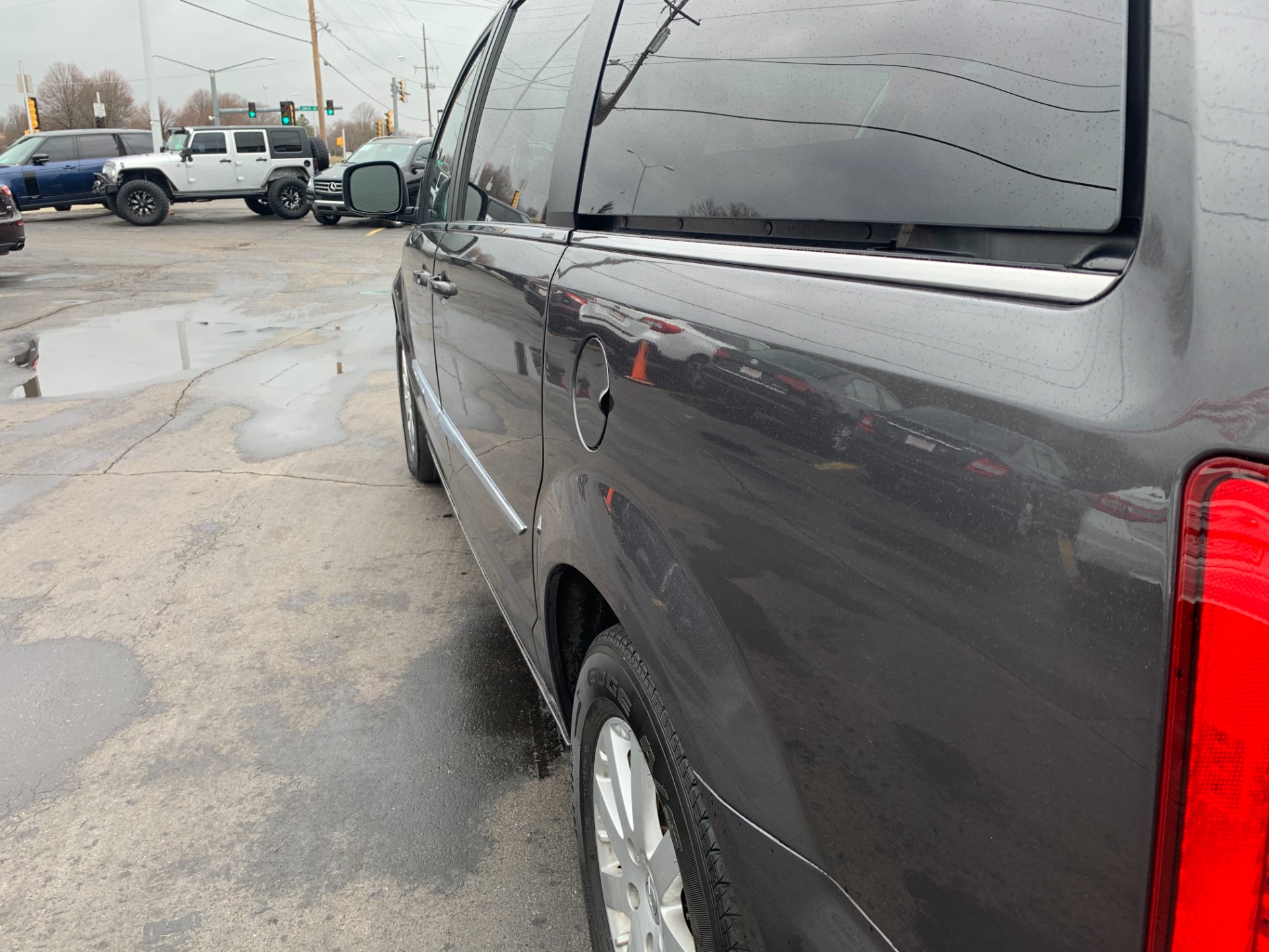 Used-2016-Chrysler-Town-and-Country-Touring