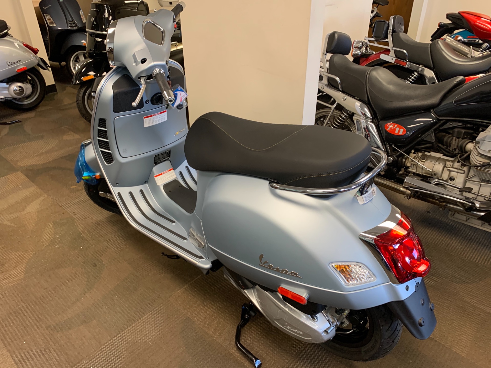 Vespa Model - GTS SUPER TECH 300