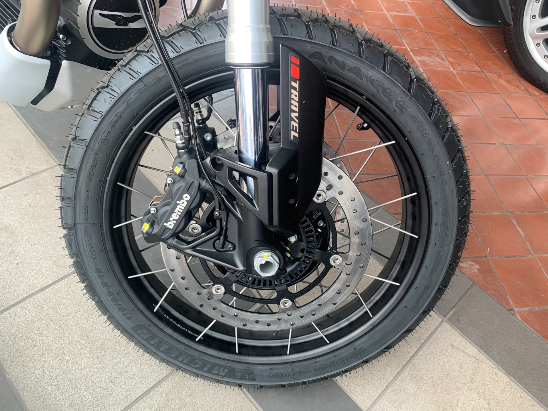 New-2021-Moto-Guzzi-V85-TT-Travel-Sabbia-E5
