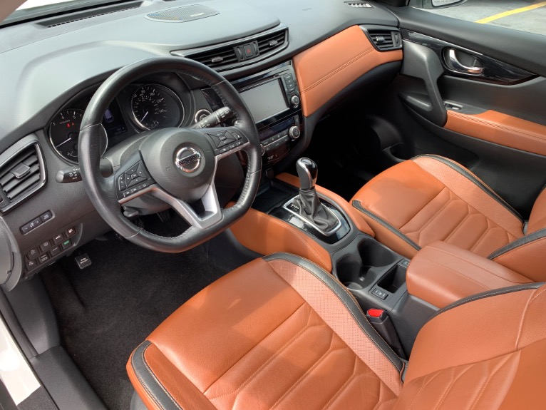 Used-2018-Nissan-Rogue-SL-Platinum-Reserve-AWD-w/-Adaptive-Cruise