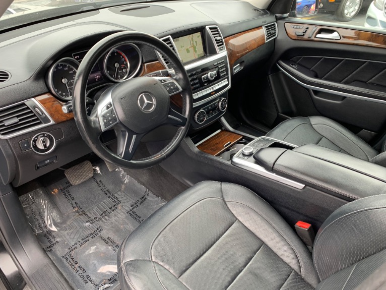 Used-2015-Mercedes-Benz-GL-550-4MATIC