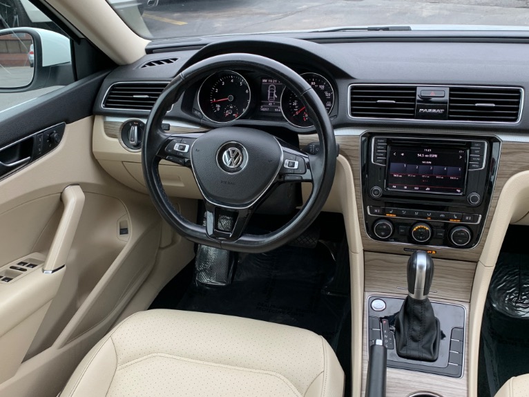 Used-2018-Volkswagen-Passat-20T-SE-w/-Adaptive-Cruise