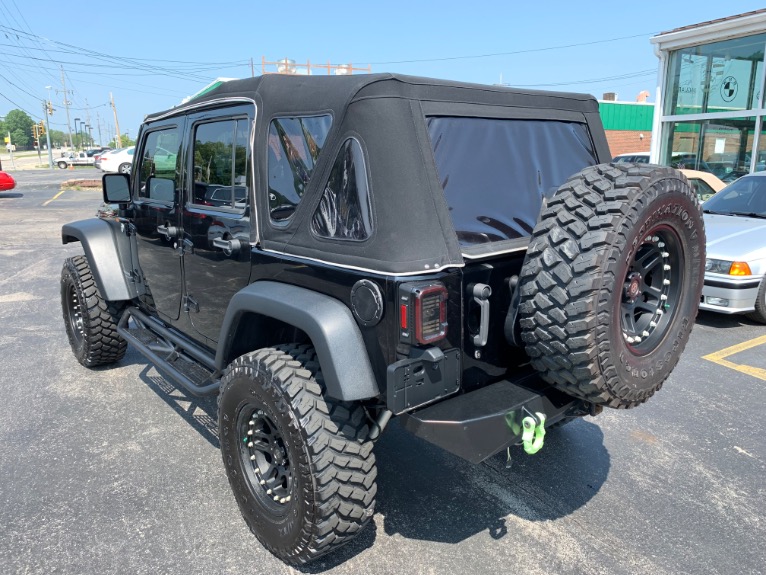 Used-2017-Jeep-Wrangler-Unlimited-Rubicon
