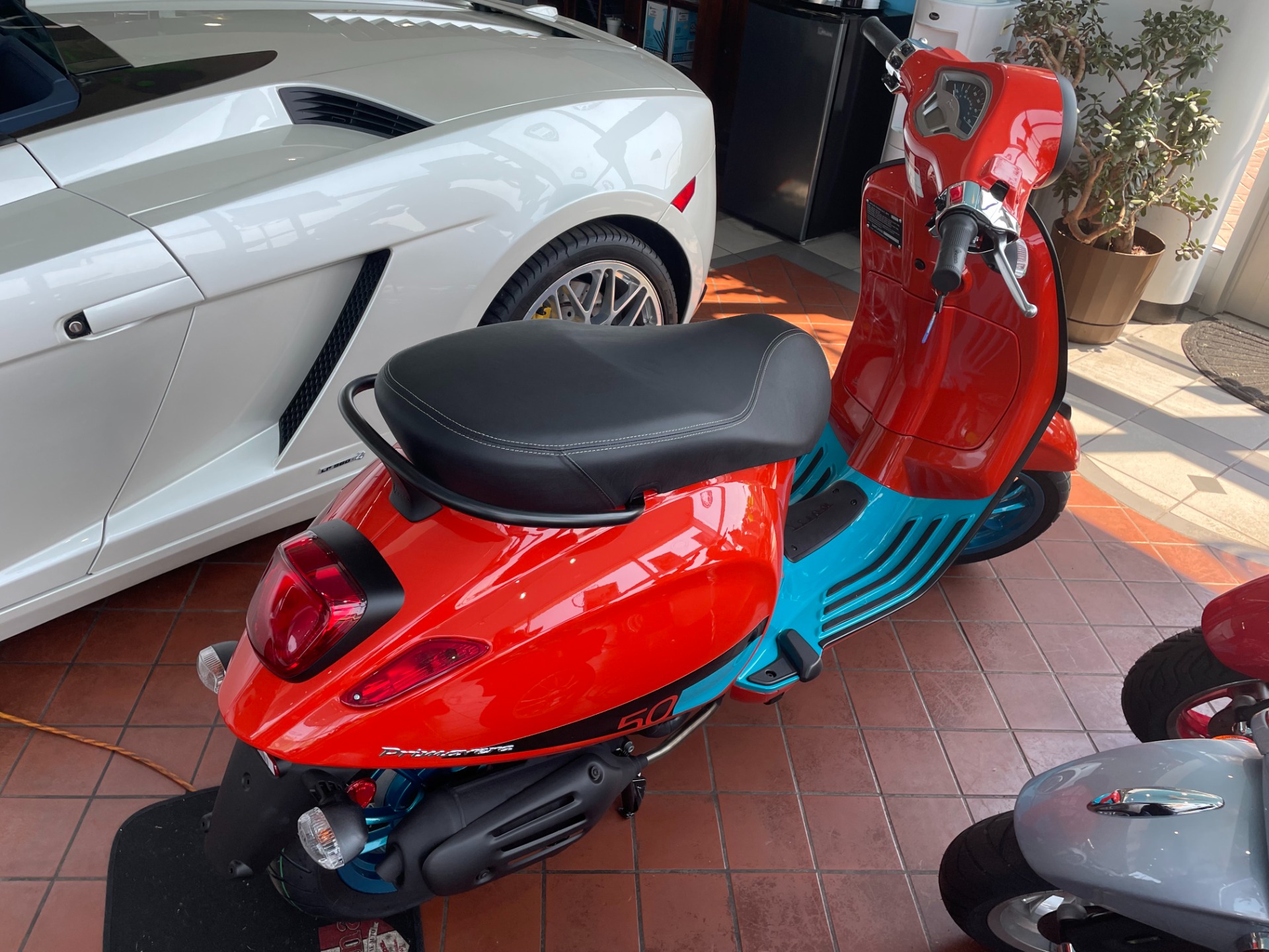 New-2023-VESPA-Primavera-50-Color-Vibe