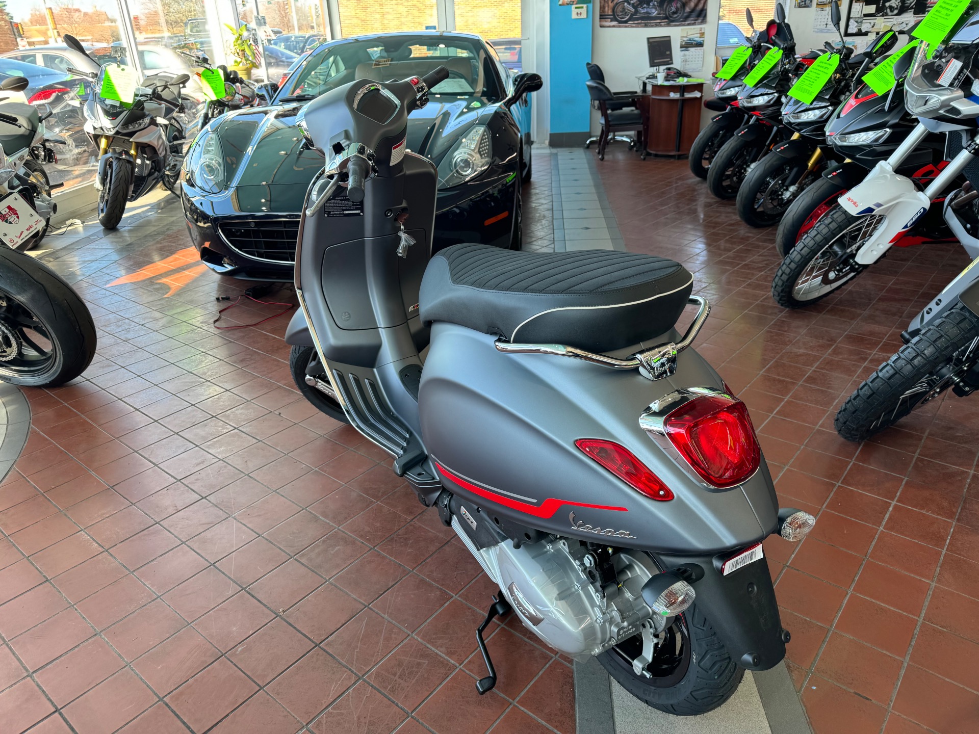 New-2023-VESPA-Sprint-150-Sport