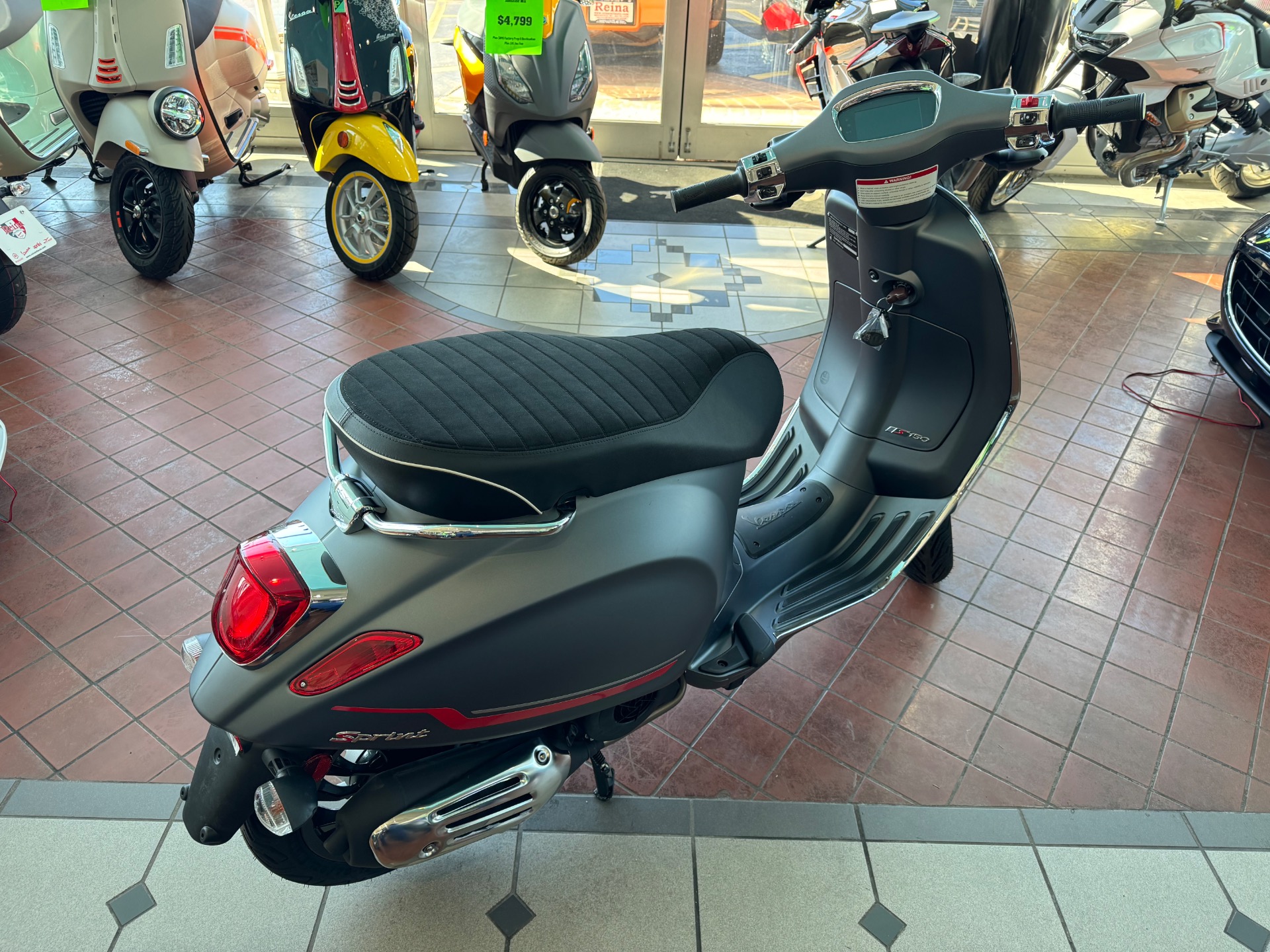 New-2023-VESPA-Sprint-150-Sport