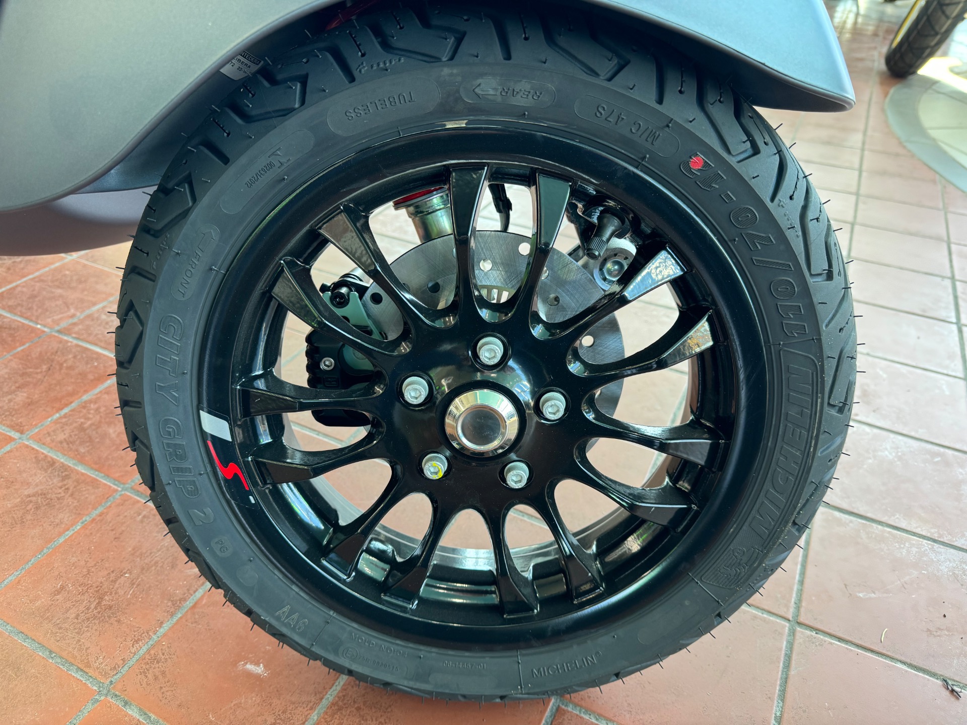 New-2023-VESPA-Sprint-150-Sport