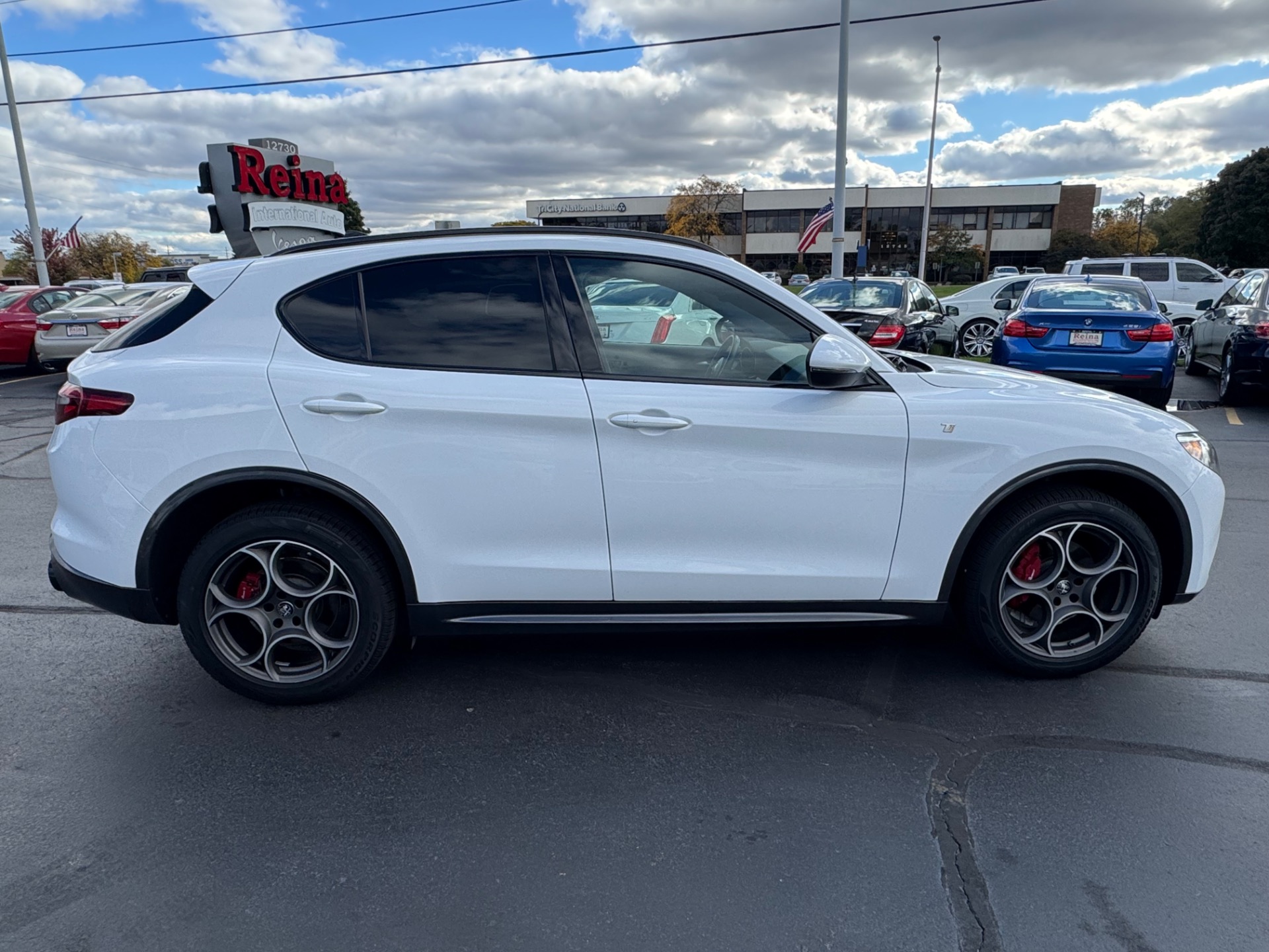 Used-2022-Alfa-Romeo-Stelvio-Ti-AWD