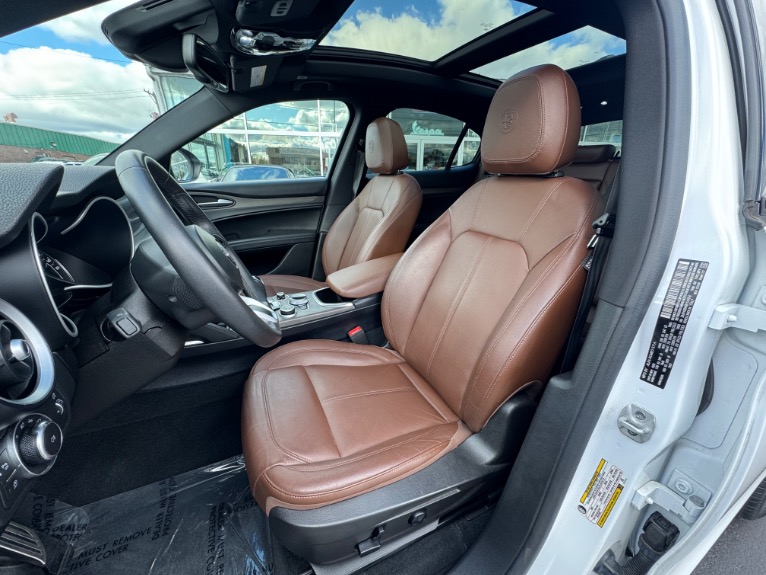 Used-2022-Alfa-Romeo-Stelvio-Ti-AWD