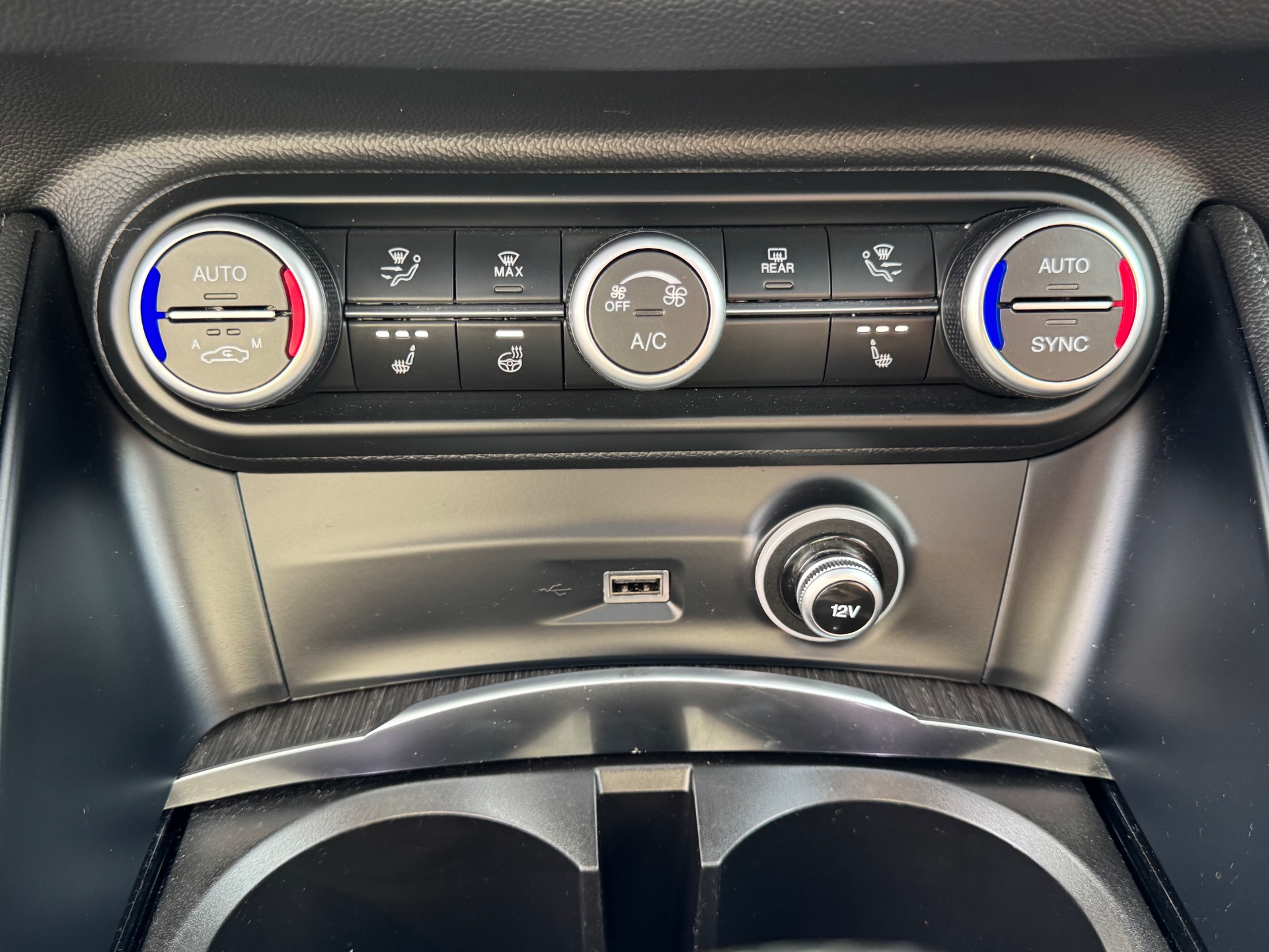 Used-2022-Alfa-Romeo-Stelvio-Ti-AWD