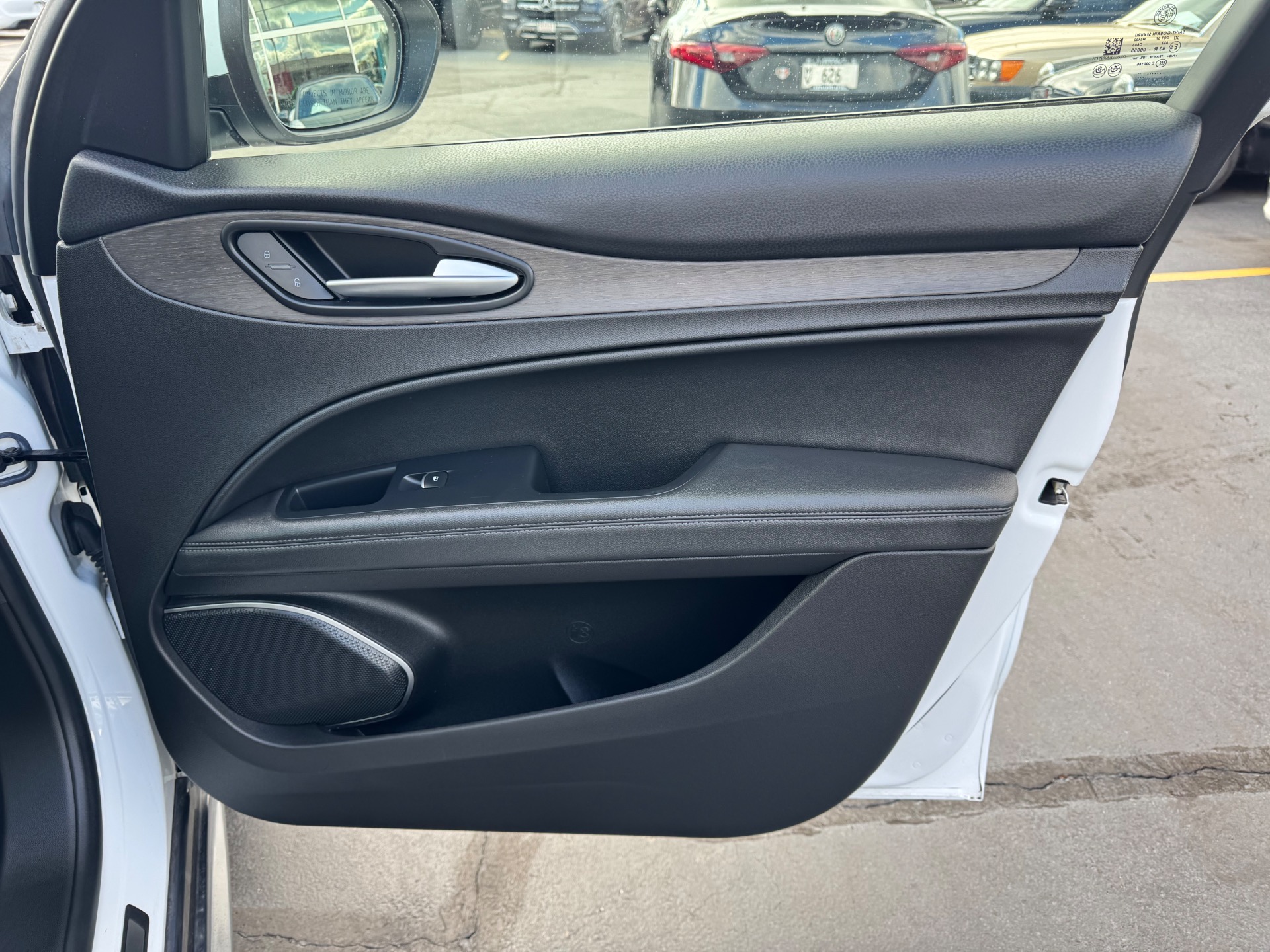 Used-2022-Alfa-Romeo-Stelvio-Ti-AWD
