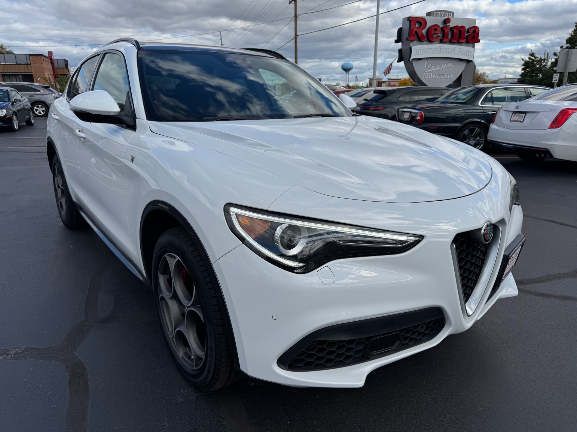 Used-2022-Alfa-Romeo-Stelvio-Ti-AWD