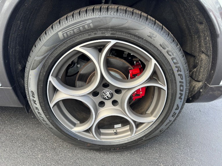 Used-2022-Alfa-Romeo-Stelvio-Ti-AWD